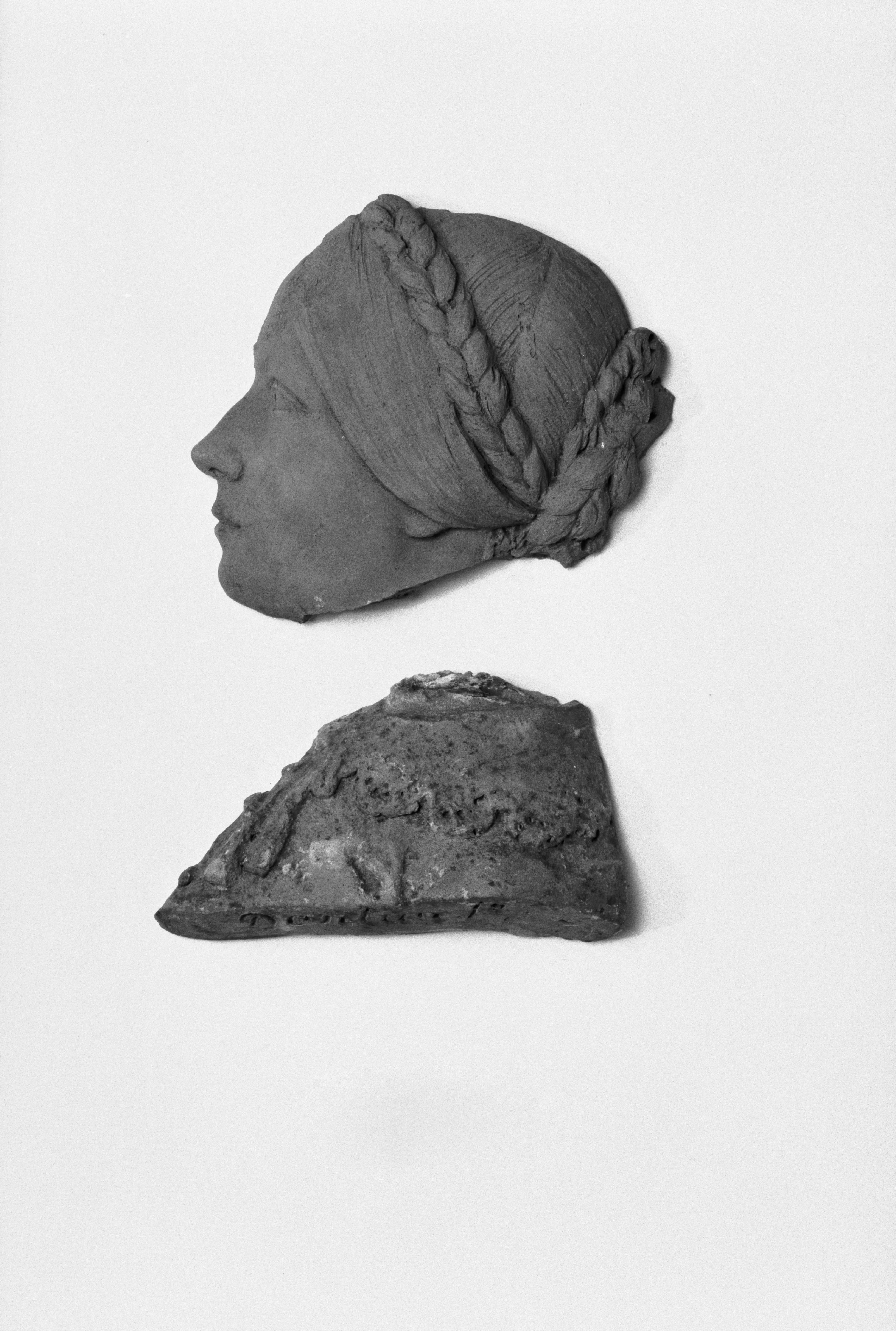 Jean Pierre Dantan, Portrait sérieux de femme.