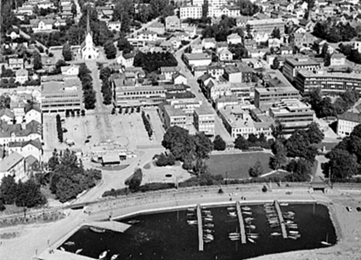 Anno Domkirkeodden, FLYFOTO, HAMAR SENTRUM, SMÅBÅTHAVNA, HAMAR BRYGGE, STORTORGET