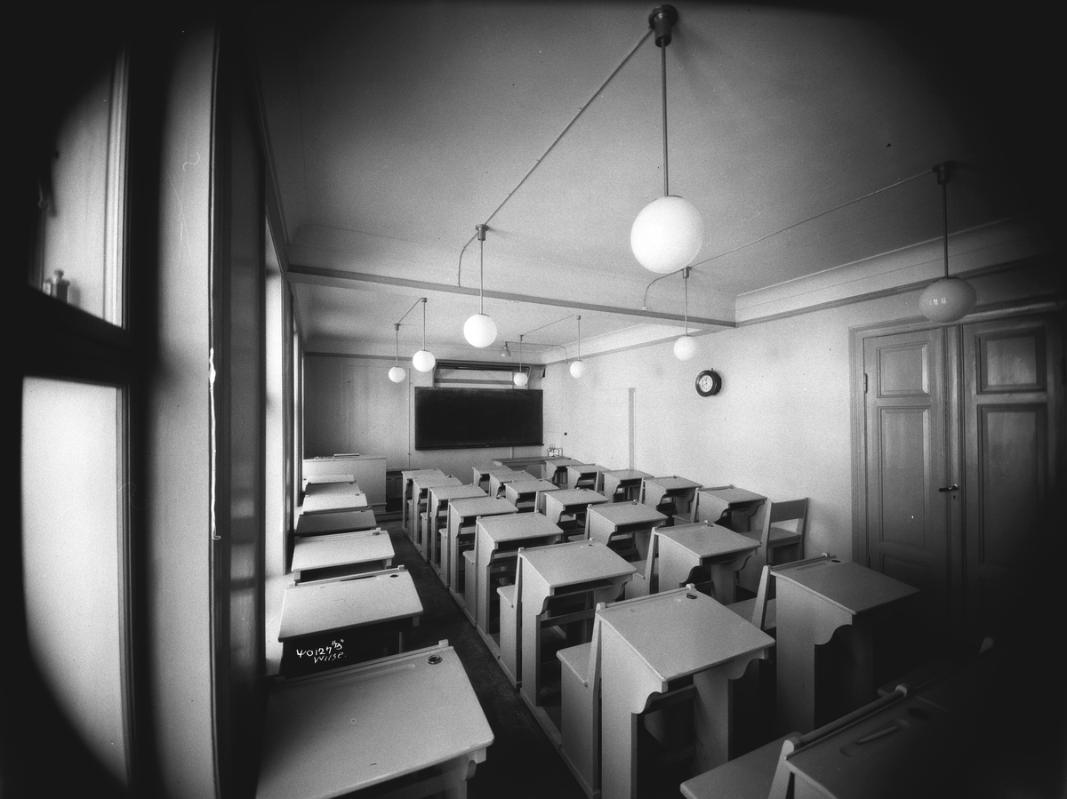 Anders Beer Wilse, Konv: Hotelfagskolen, klasseværelse