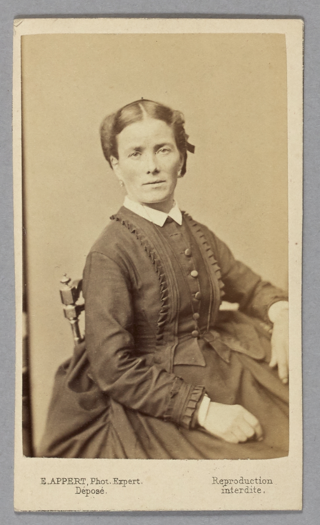 Ernest Charles Appert, Portrait de Madame Régère. Commune de Paris, 1871