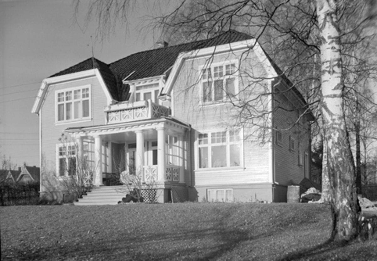 Anno Domkirkeodden, FALSENSGATE 13, i Hamar. TIDLIGERE DIREKTØRBOLIGEN TIL NORRØNA SKOFABRIKK.