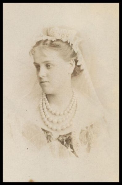 London Stereoscopic and Photographic Company, Guy Little Theatrical Photograph