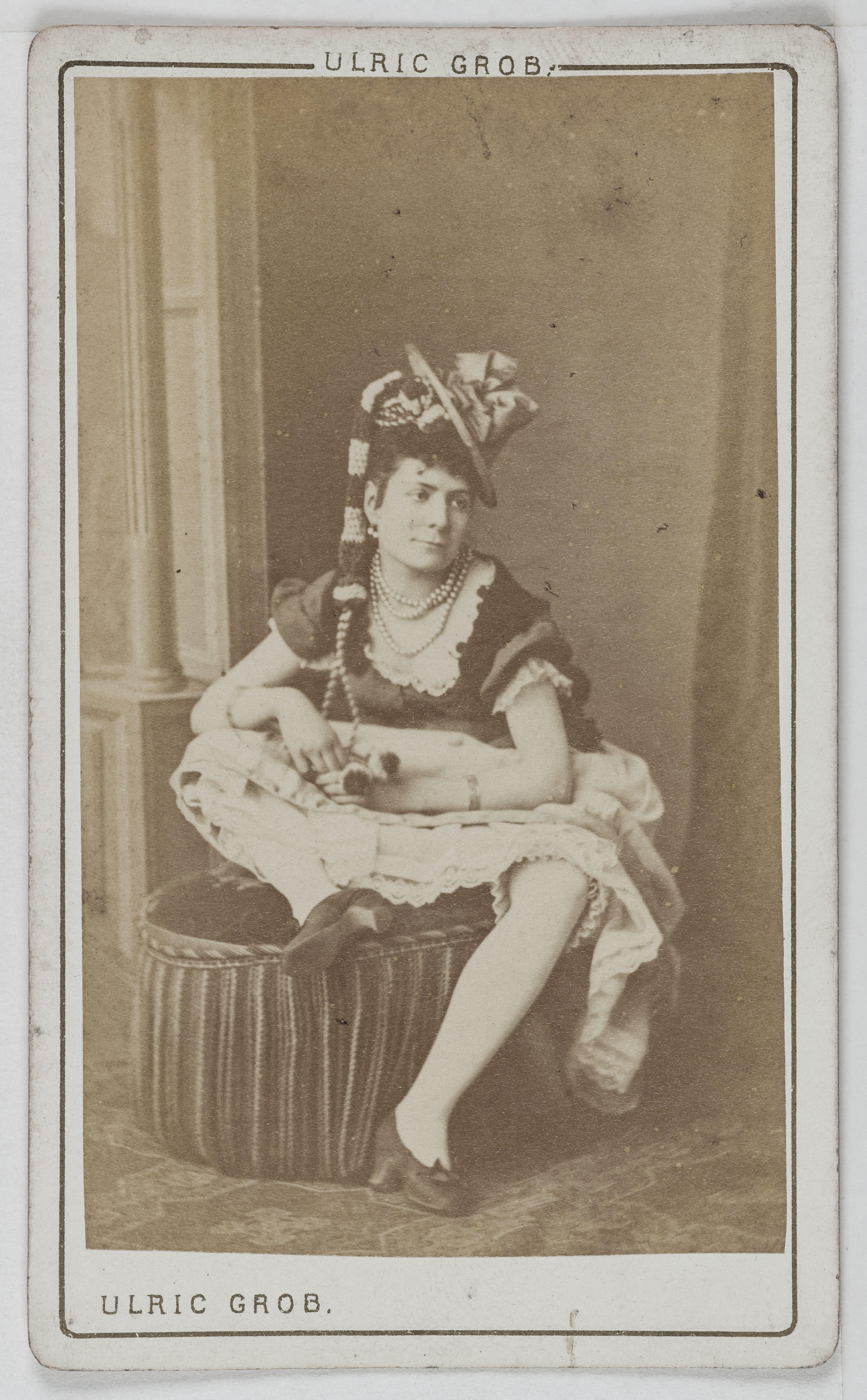 Ulric Grob, Portrait de Nina, actrice au Théâtre de la Renaissance.