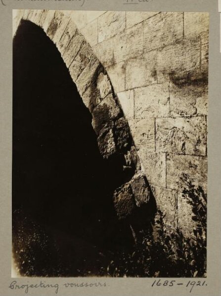 K.A.C. Creswell, Projecting voussoirs at the bridge of Abu'l Munajja, Qalyub