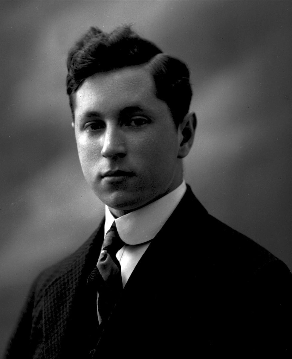 Gustav Borgen, NFB.37888