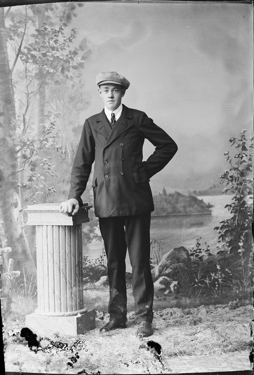 Skötsner-Edhlund, Ateljé Portrait - Young Man, Östhammar, Uppland