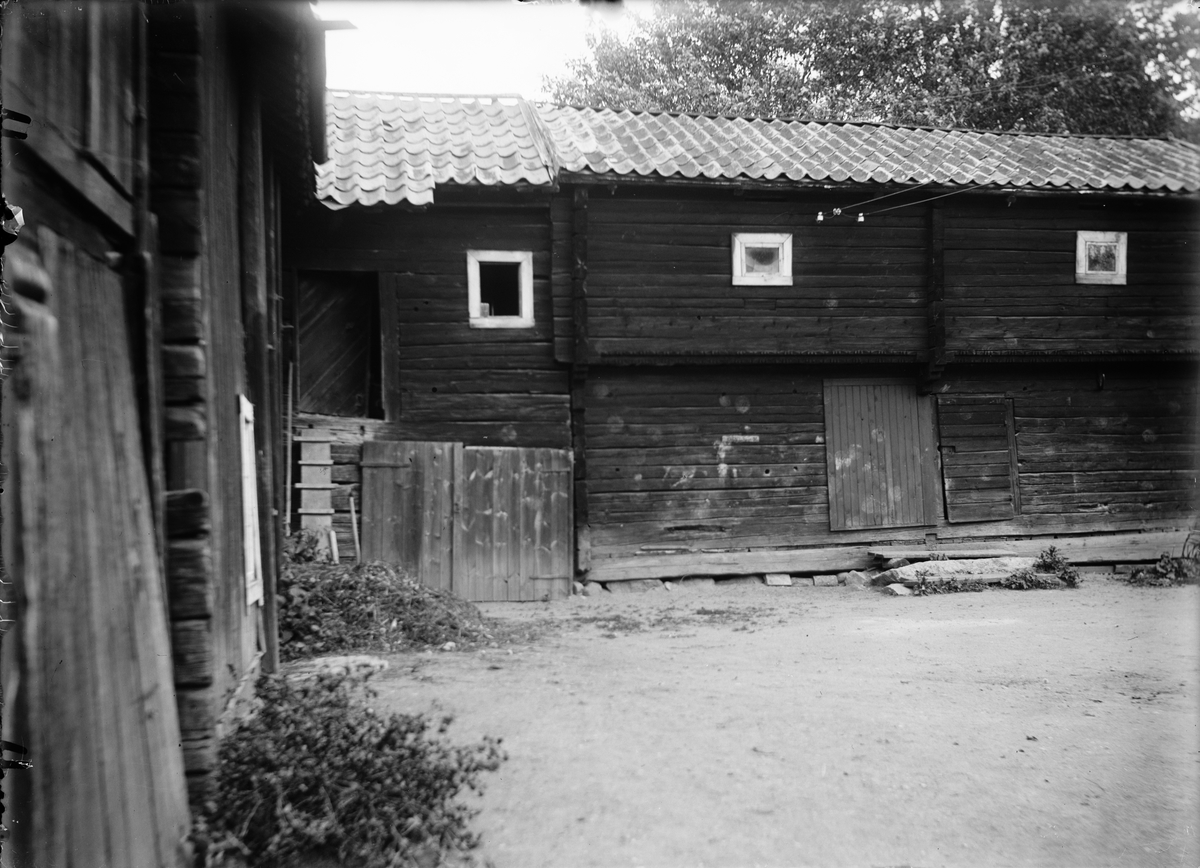 Paul Sandberg, Food and cereal bod - now at the open-air museum Disagården - in its original location, Gränby, Björklinge parish, Uppland
