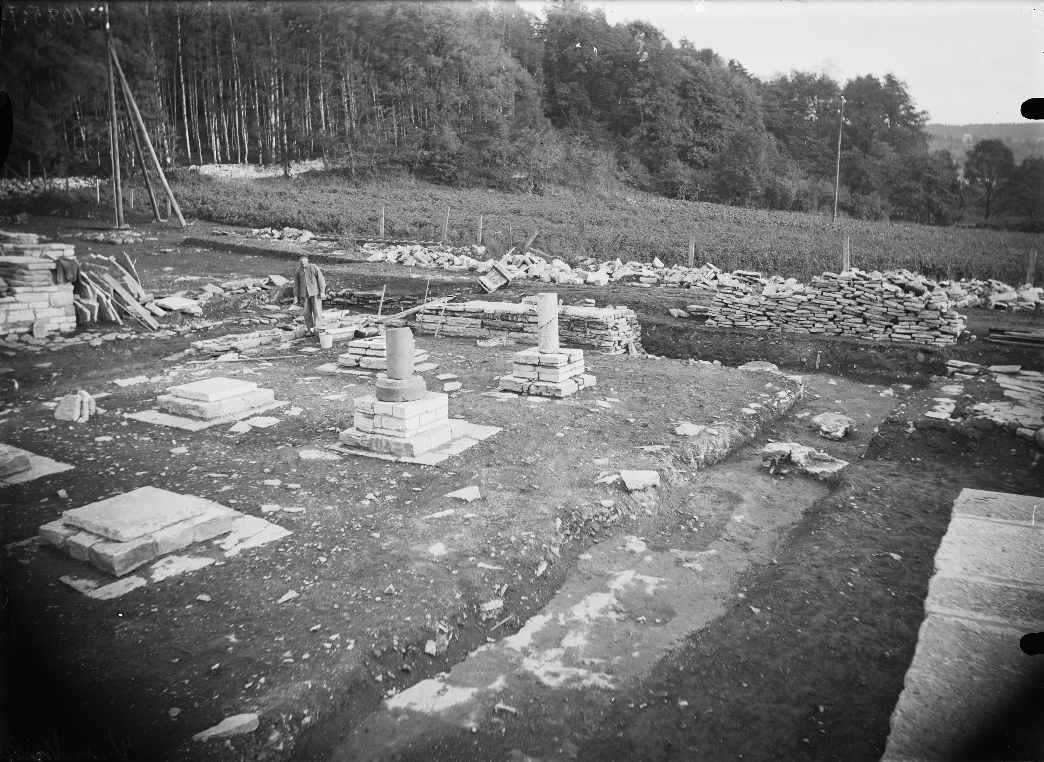 Axel Forssén, Varnhems klosterruin