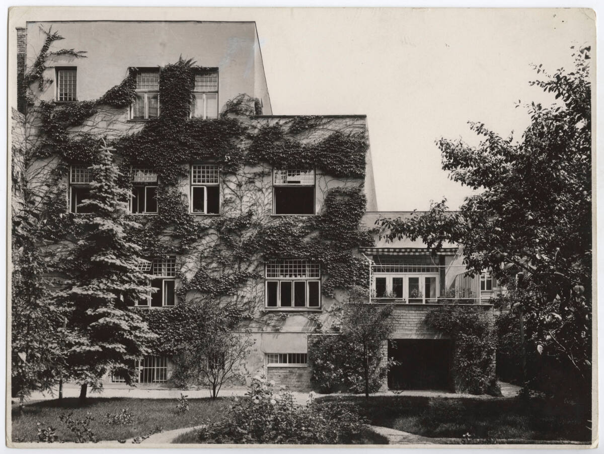 Anonym, Haus Dr. Gustav und Helene Scheu, Wien XIII., Larochegasse 3, Gartenfassade