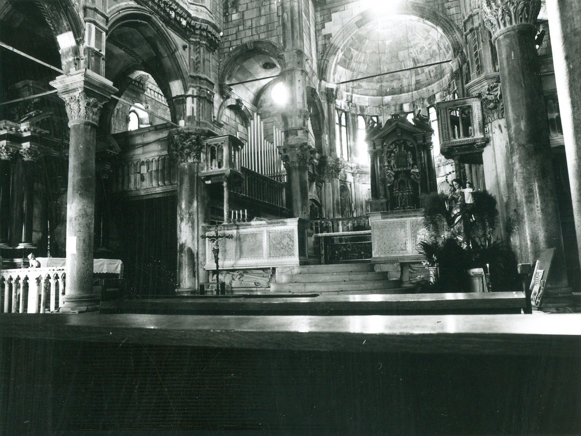 Nino Vranić, Šibenik (Šibenik) - Katedrala Sv. Jakova - Smještaj u prostoru