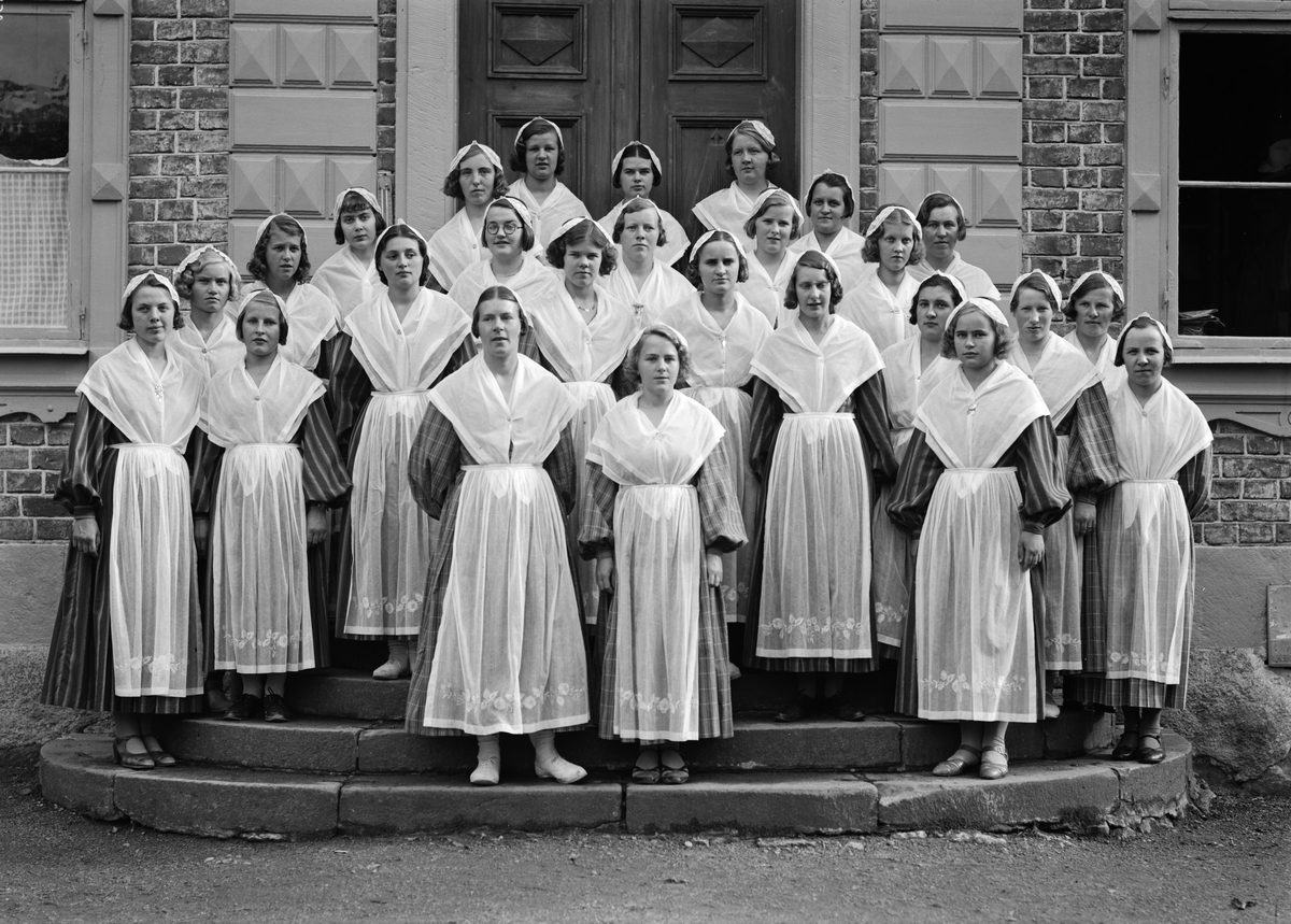 Paul Sandberg, Grupporträtt - elever vid Wiks folkhögskola, Balingsta socken, Uppland 1934