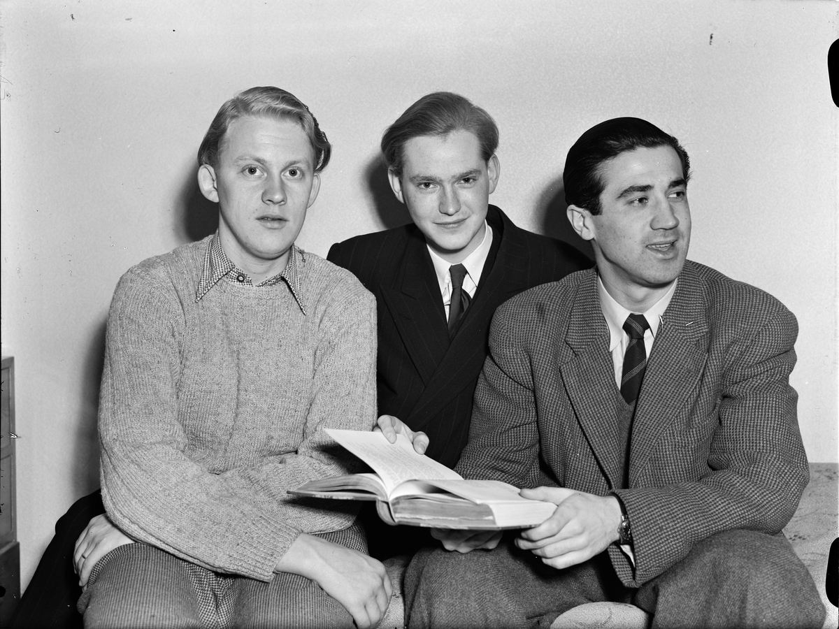 Paul Sandberg, “Upsalalysts tell about their printer furniture” - Bo Setterlind, Staffan Larsson and Carl Magnus von Seth, Uppsala 1948