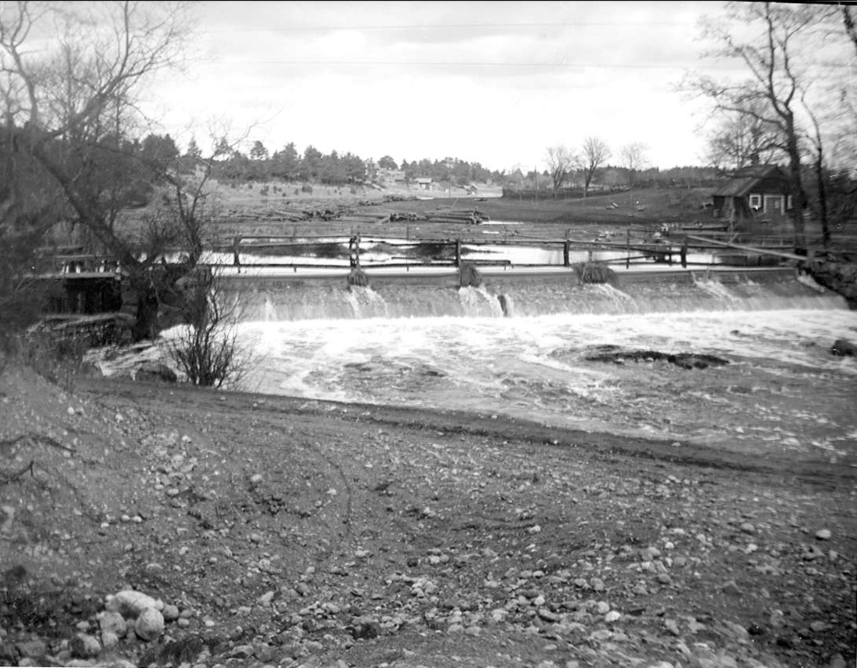 August Fredrik Schagerström, "Gamla Upsala - Ärentuna, Fyrisån vid Ekeby kvarn" april 1927