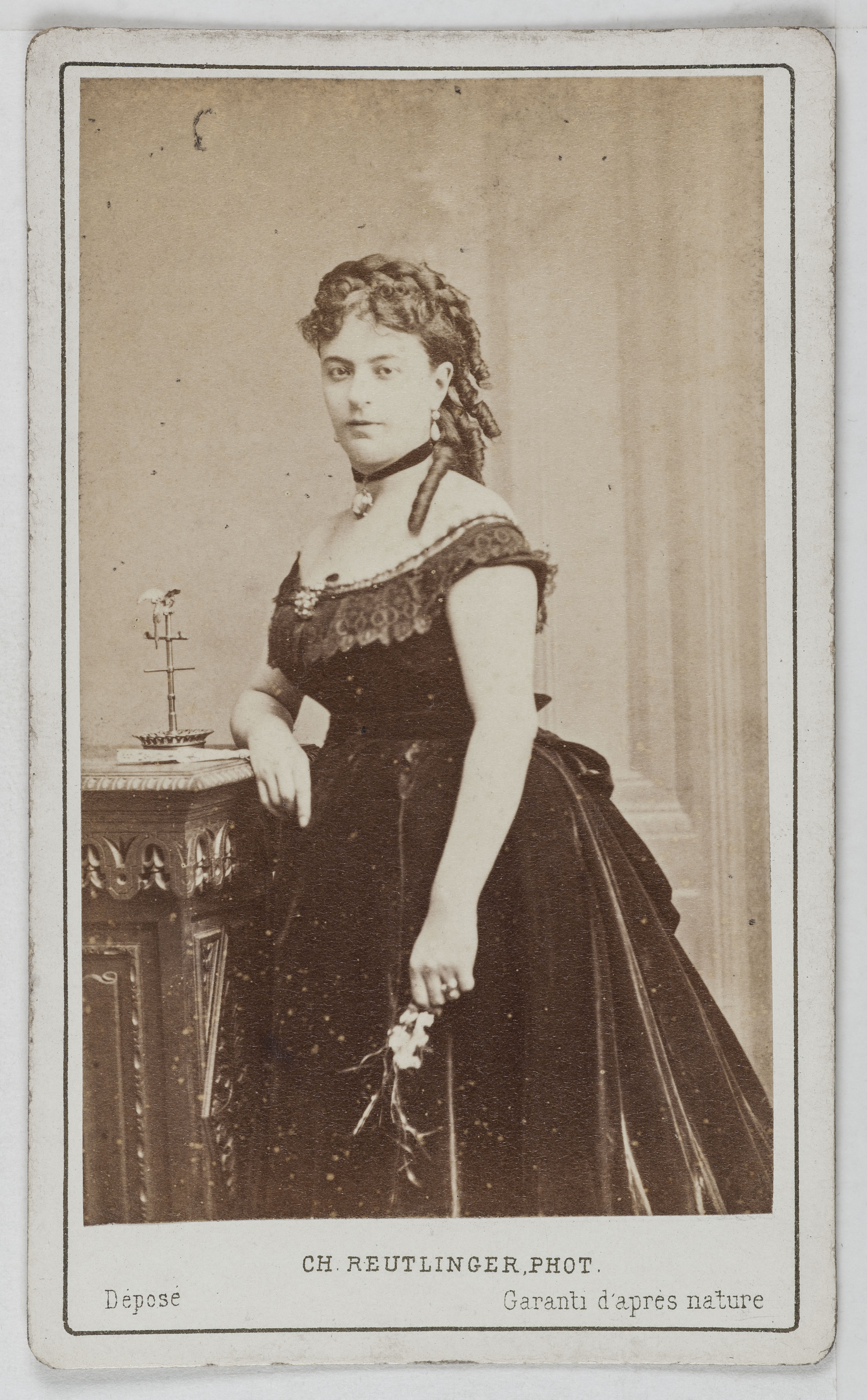 Charles Reutlinger, Portrait de Claire Othon, actrice de théâtre entre 1865 et 1892.