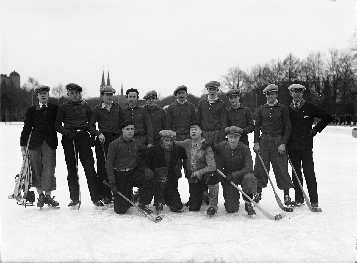 Paul Sandberg, IFK Uppsalas bandylag med målvakten Sven "Sleven" Säfwenberg på Studenternas Idrottsplats, Kronåsen