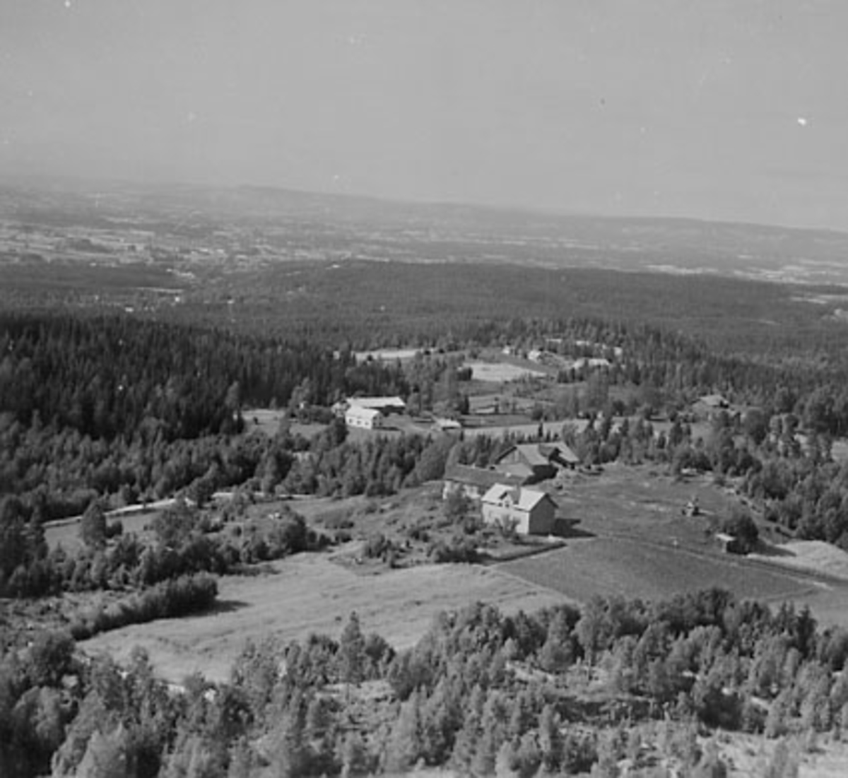 Widerøes Flyveselskap A/S, FLYFOTO KLAFSTAD LILLE, ÅSVANG