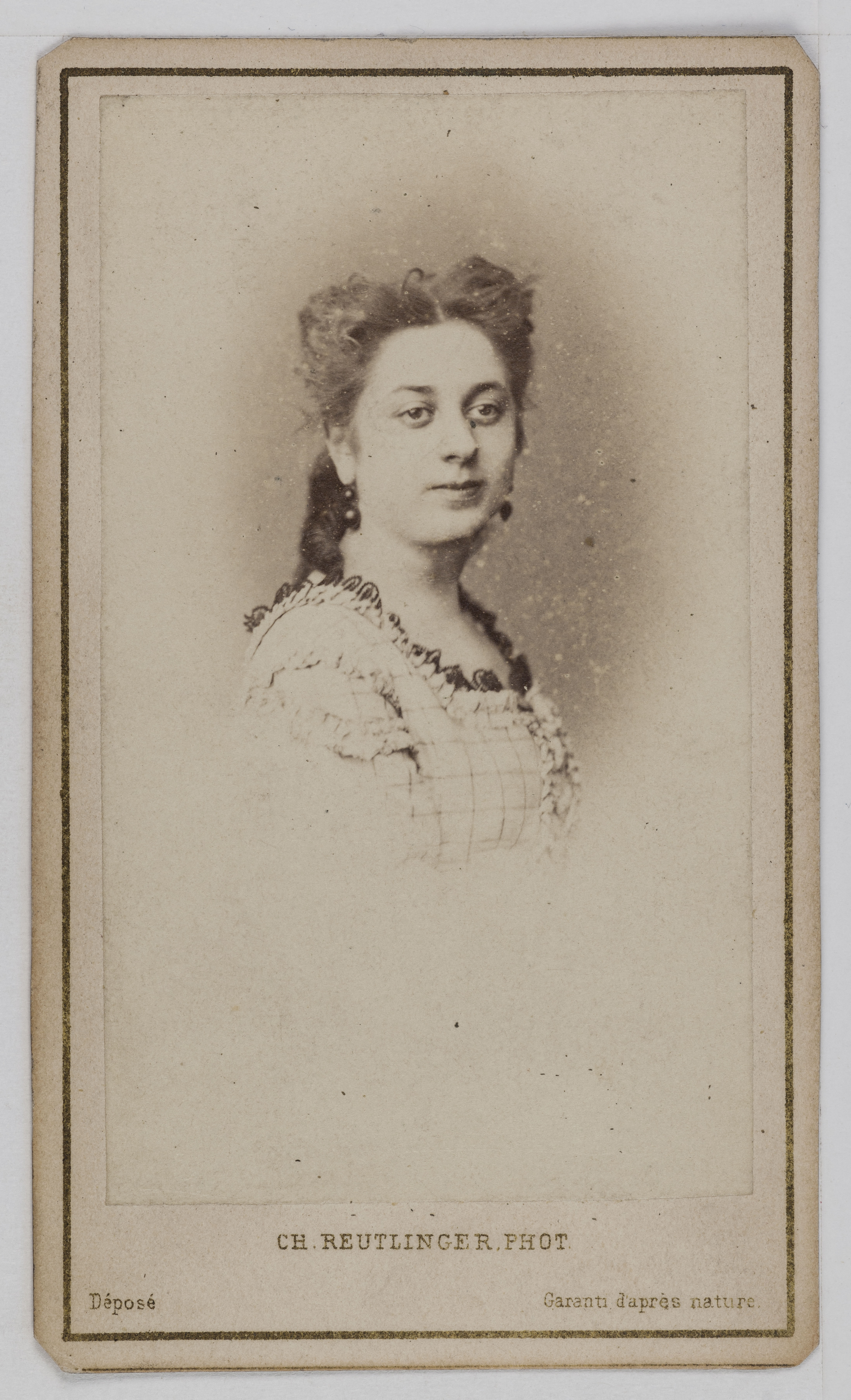 Charles Reutlinger, Portrait de Georgette Vernet, danseuse et violoniste.