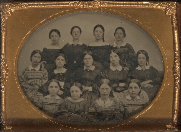 Unknown, [Group portrait of thirteen young women]