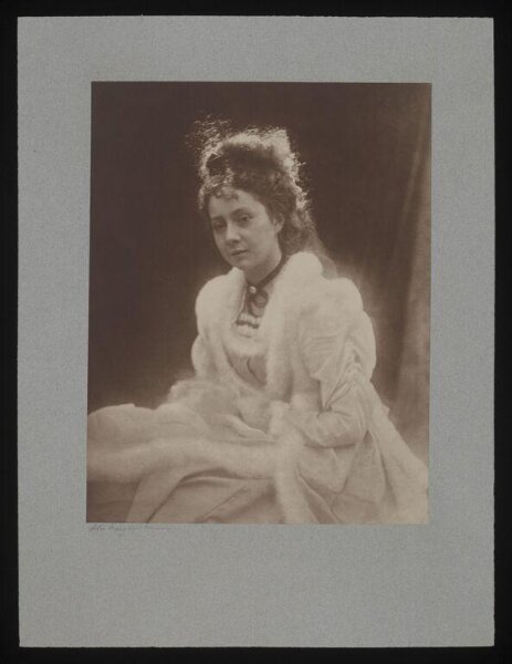 Cameron, Julia Margaret, Loo