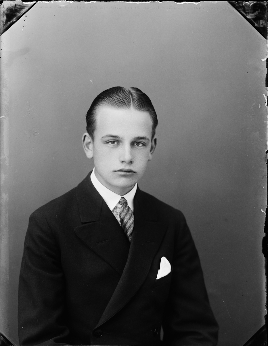 Skötsner-Edhlund, Ateljé Portrait - Arne Nilsson, Östhammar, Uppland