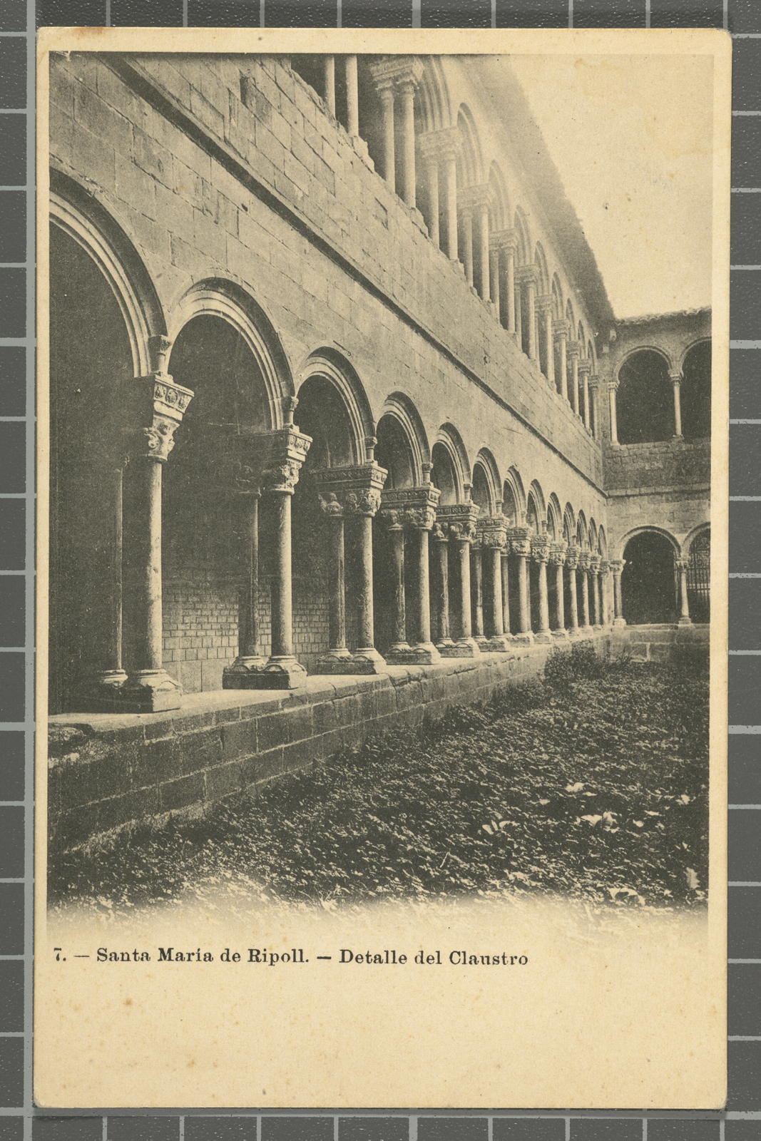 Desconegut, 7.- Santa Maria de Ripoll.- Detalle del claustro