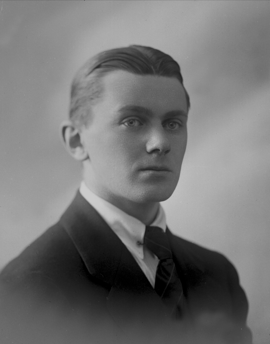 Gustav Borgen, NFB.12070