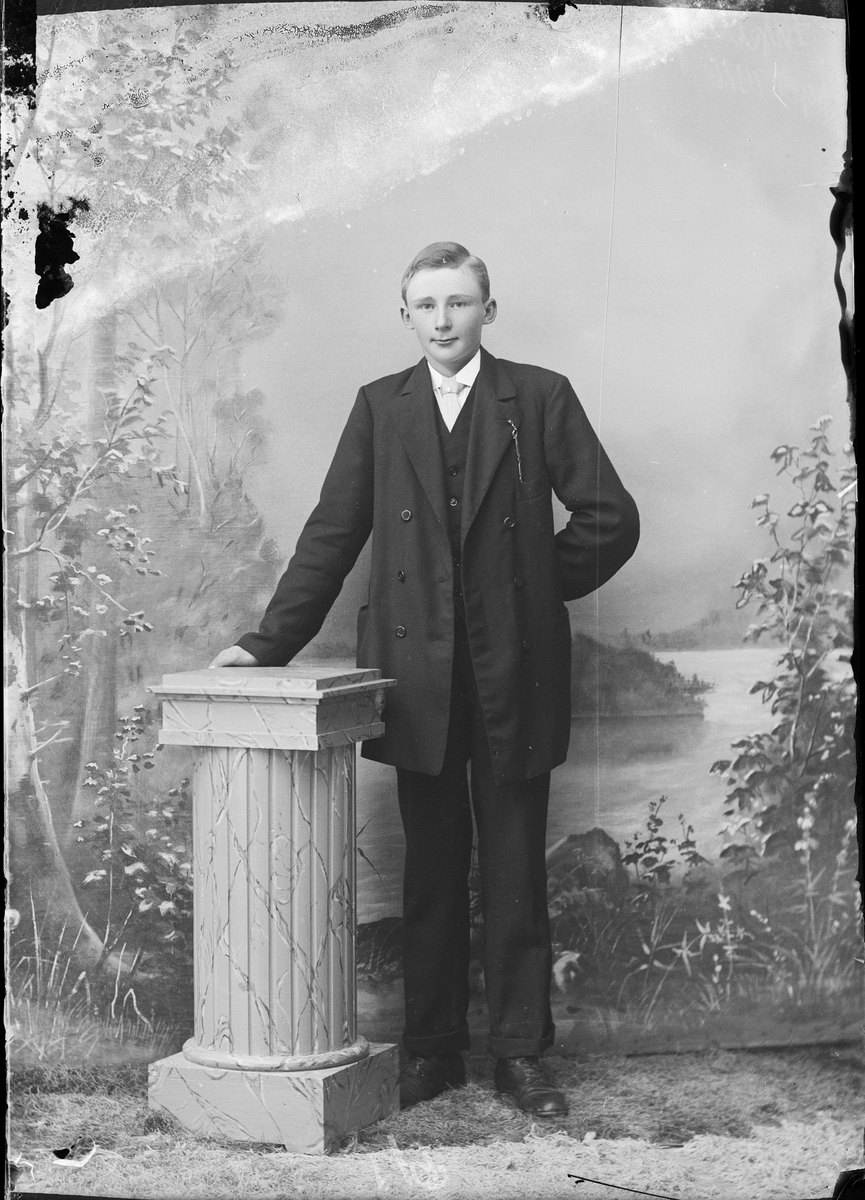Skötsner-Edhlund, Ateljé Portrait - Boy, Östhammar, Uppland
