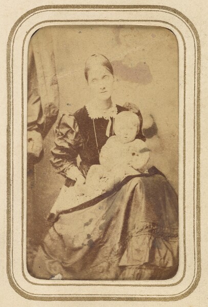 Unknown, [Mrs. Herbert Duckworth and child]
