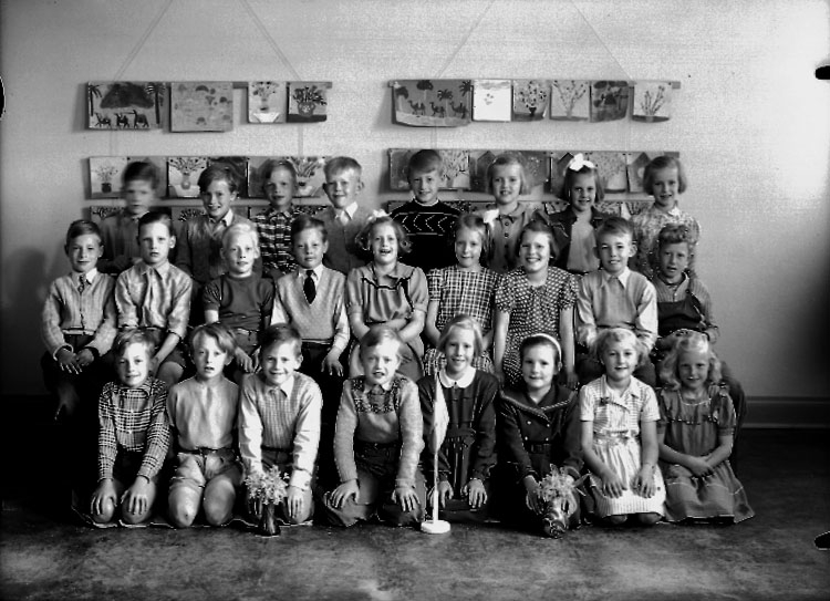 Sven Lindskog, Engelbrektsskolan, klassrumsinteriör, 25 skolbarn. Klass 2ab, sal 16. Lärarinna fru Elsa Linderholms klass.