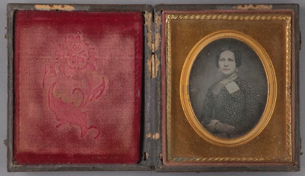 Unknown, [Portrait of an unidentified well-dressed young woman]