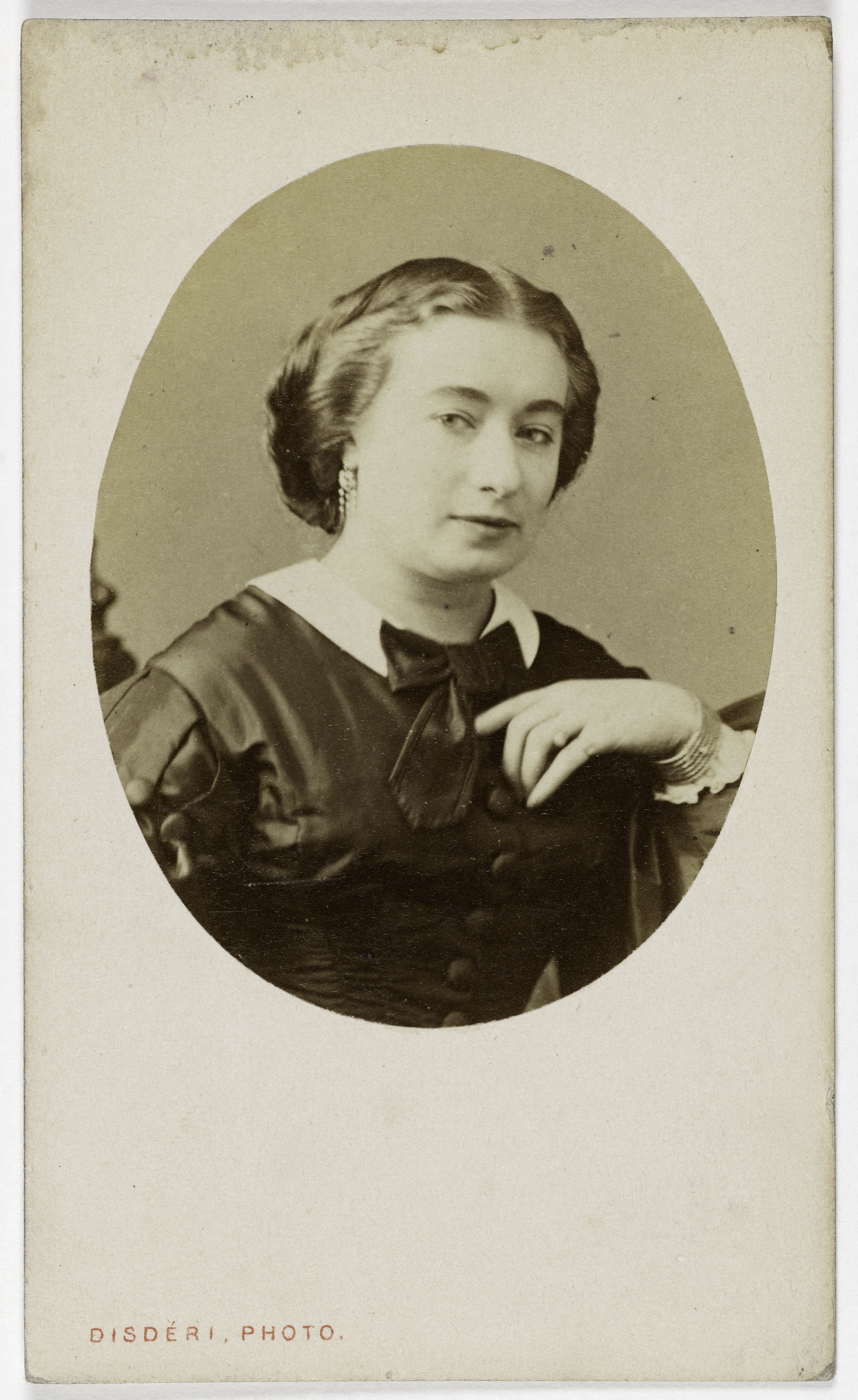 Disderi & Cie, Portrait de Fanny Dubuisson ( -vers 1882), (actrice)