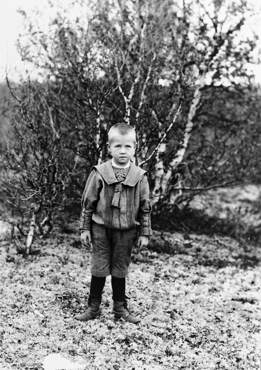 Peder J. Bredalslien, Liten sjarmør