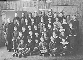 Anno Domkirkeodden, GRUPPE: 39, SKOLEKLASSE MED LÆRER GUDBRAND SKJESETH, REIDAR VENDKVERNS KLASSE, VESTAAS SKOLE, VESTÅS SKOLEDUBL: 414-4063 + 414-4466