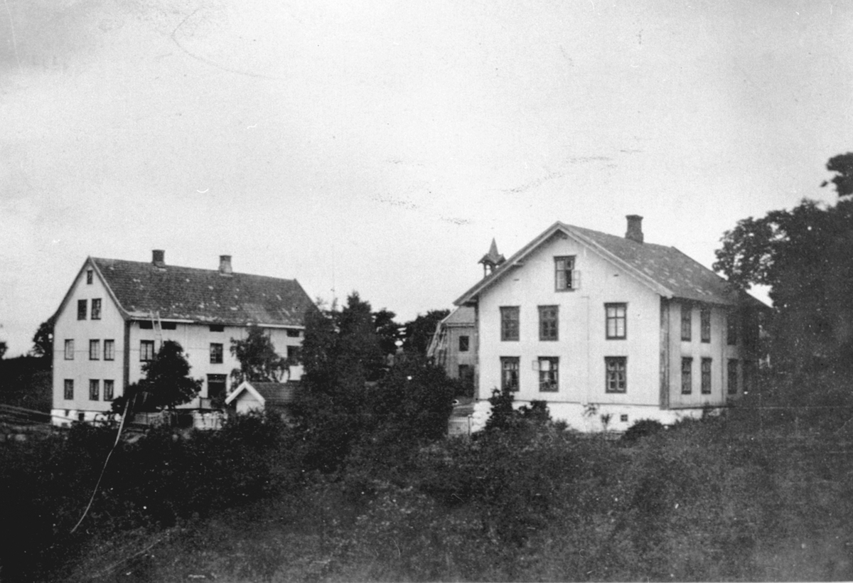 Anno Domkirkeodden, Eksteriør, Hjelmstad gård, Ringsaker.