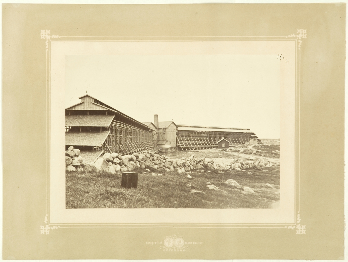 Johan Robert Dahllöf, Fotografi af Robert Dahllöf, Göteborg, ur boken med ritningar mm 1868-1887, av den svenske torvmaskinkonstruktören Aleph von Anrep.