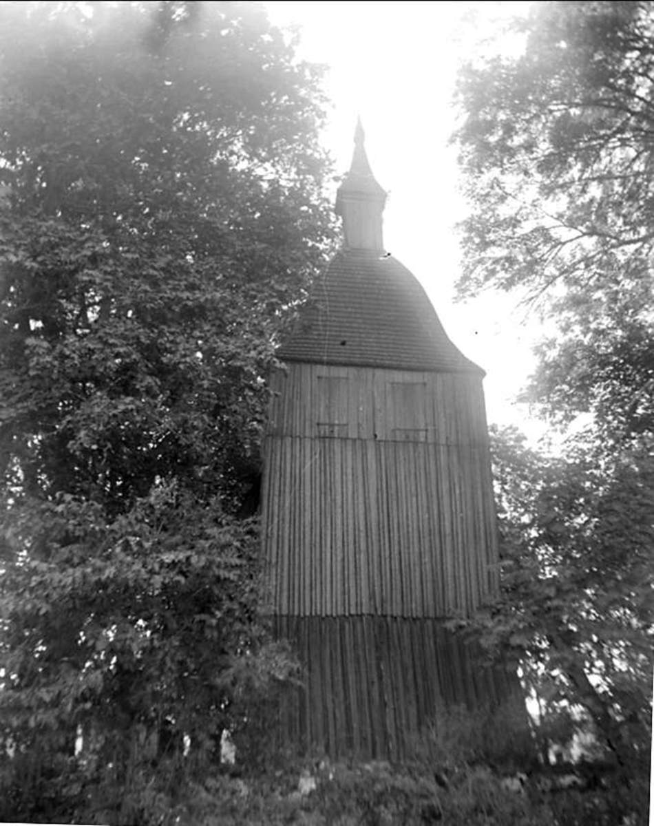 August Fredrik Schagerström, Klockstapeln vid Kungs-Husby kyrka, Kungs-Husby socken, Uppland i augusti 1925