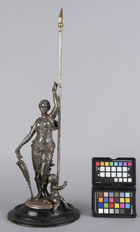 tundmatu (autor), Naisfiguur piigi ja kilbiga