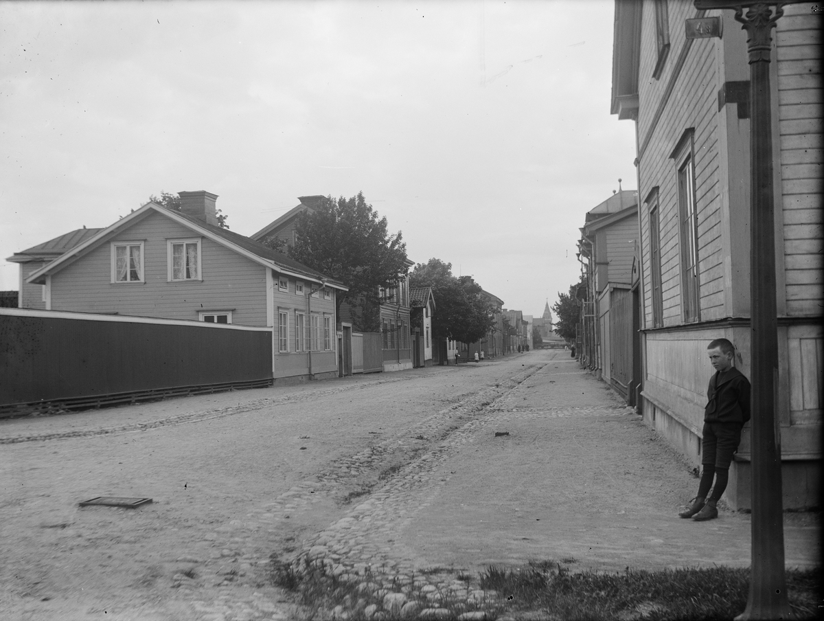 Josef Ärnström, Kalle Ärnström vid stadsgata omkring 1925