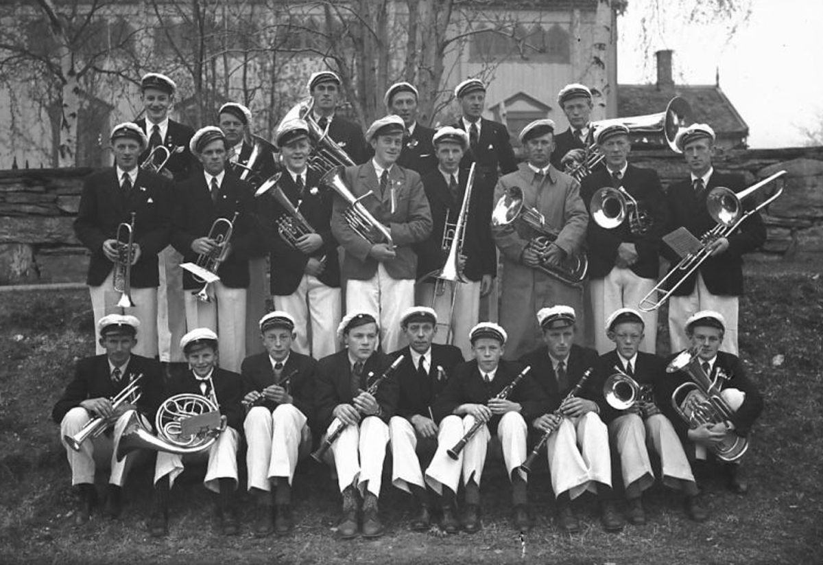 Per K. Lien, Musikk-orkester i Alvdal, janitsjar- el. hornmusikken.
