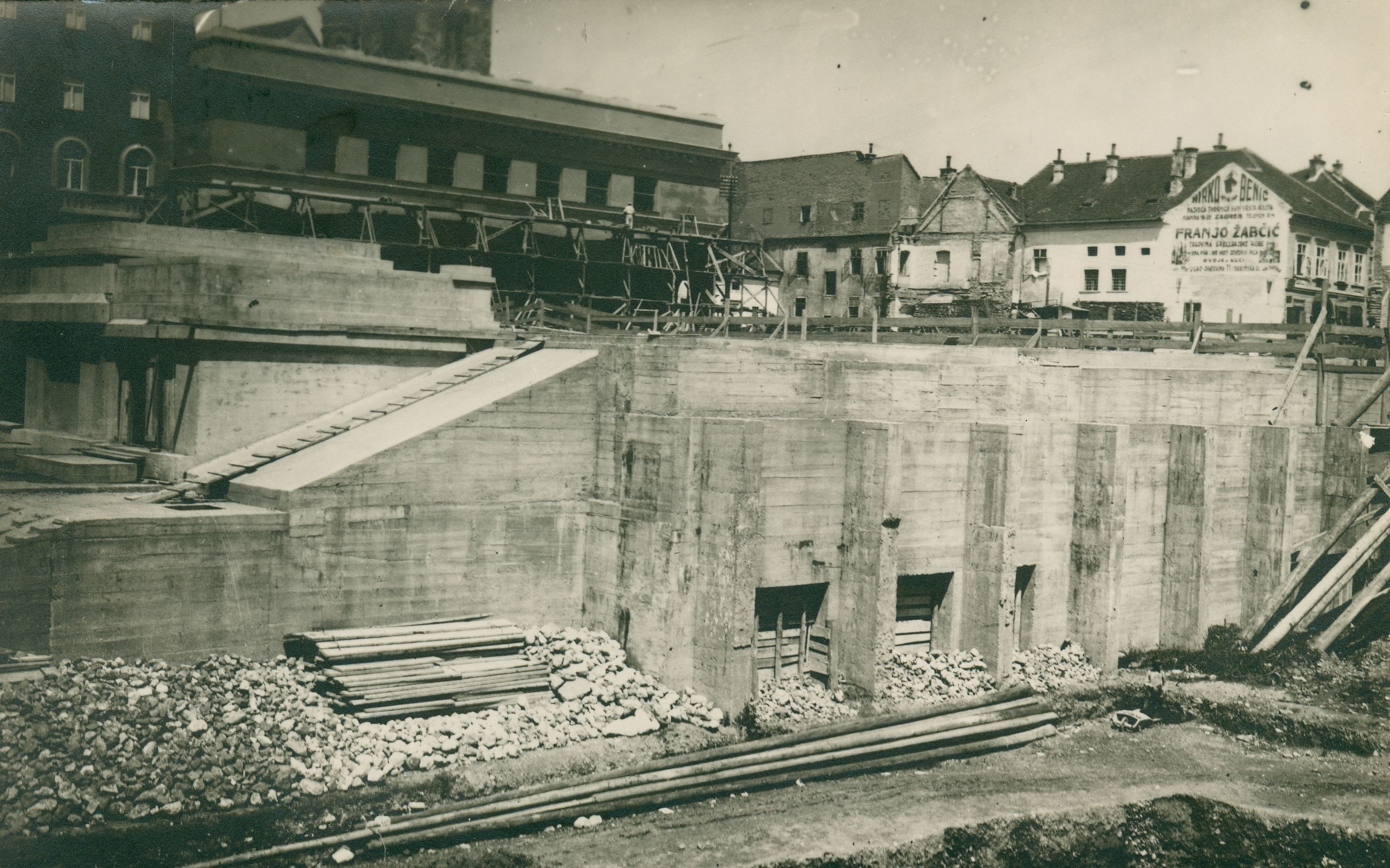 Vladimir Horvat, Zagreb (Dolac) - Izgradnja tržnice, profil centralnog dijela