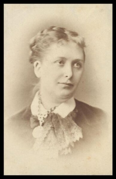 London Stereoscopic and Photographic Company, Guy Little Theatrical Photograph
