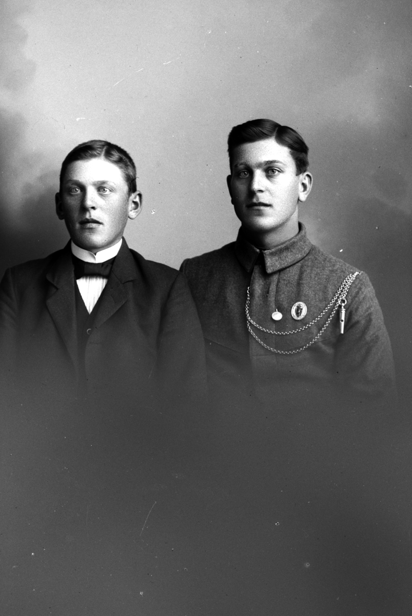 Christian Grundseth, GRANBERG ANDERS, GR: 2 MENN, HALVFIG. , 12237