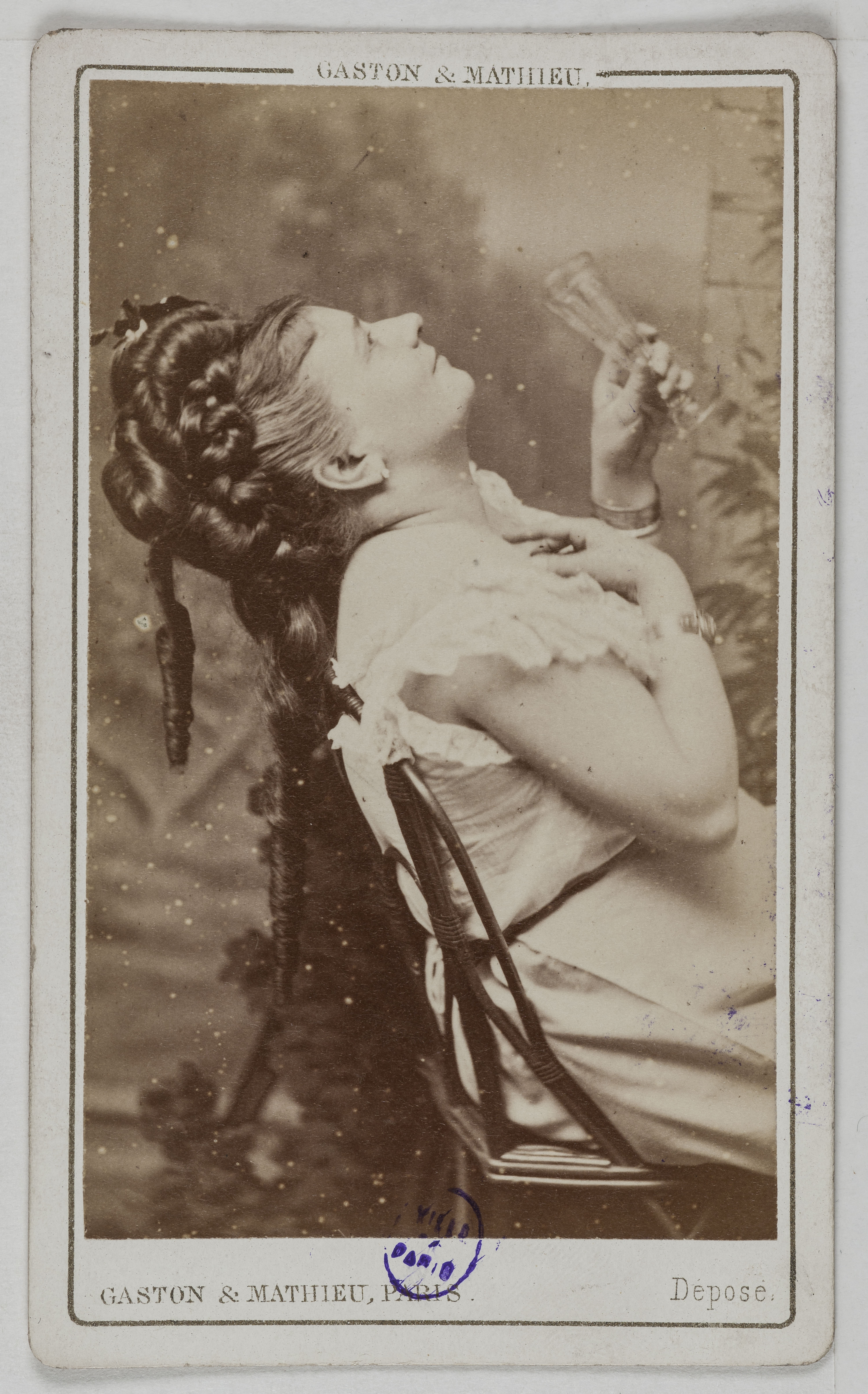 Gaston & Mathieu, Portrait de Lydie, (actrice)