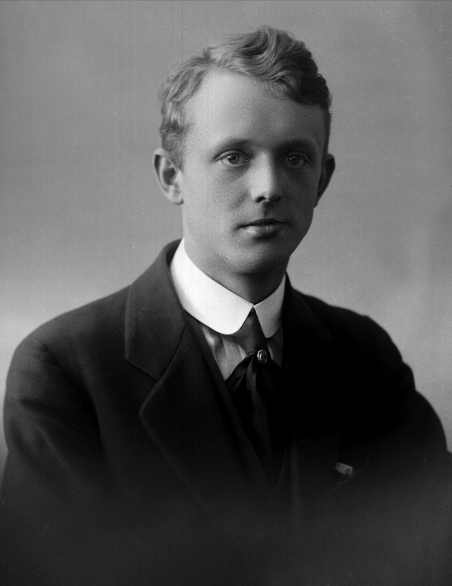 Gustav Borgen, NFB.04683