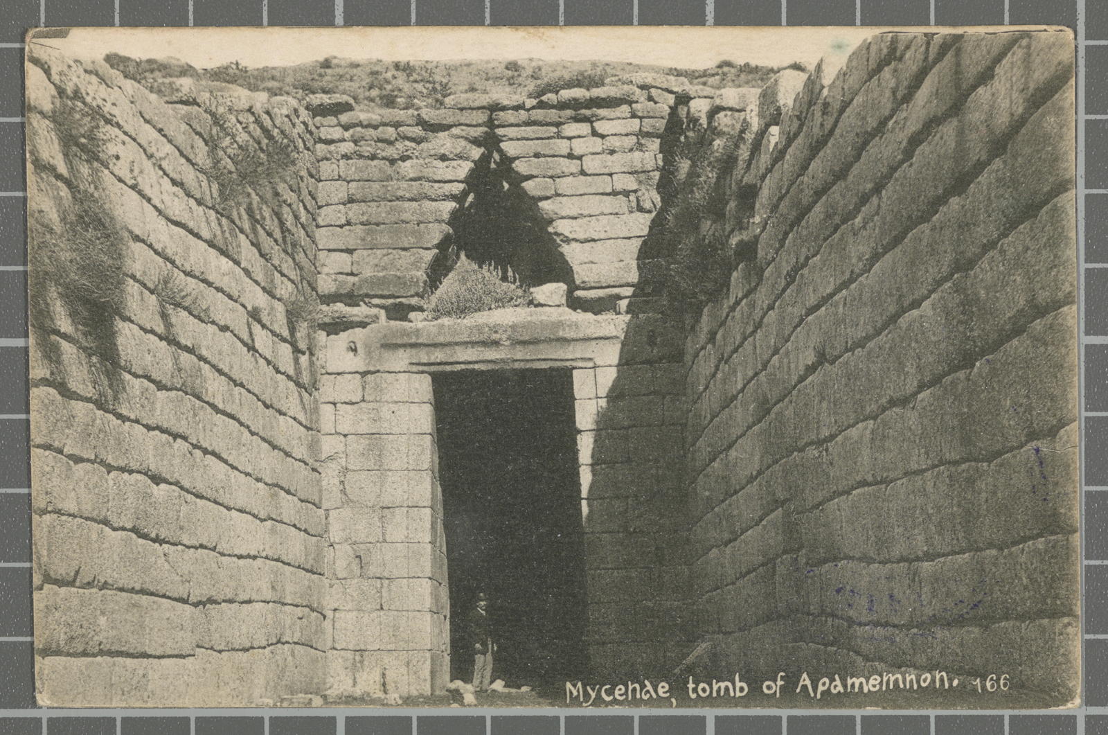 Desconegut, Mycenae, tomb of Apamemnon (Possiblement Agamemnon). 166