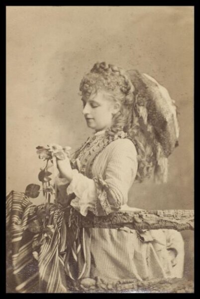 London Stereoscopic and Photographic Company, Guy Little Theatrical Photograph