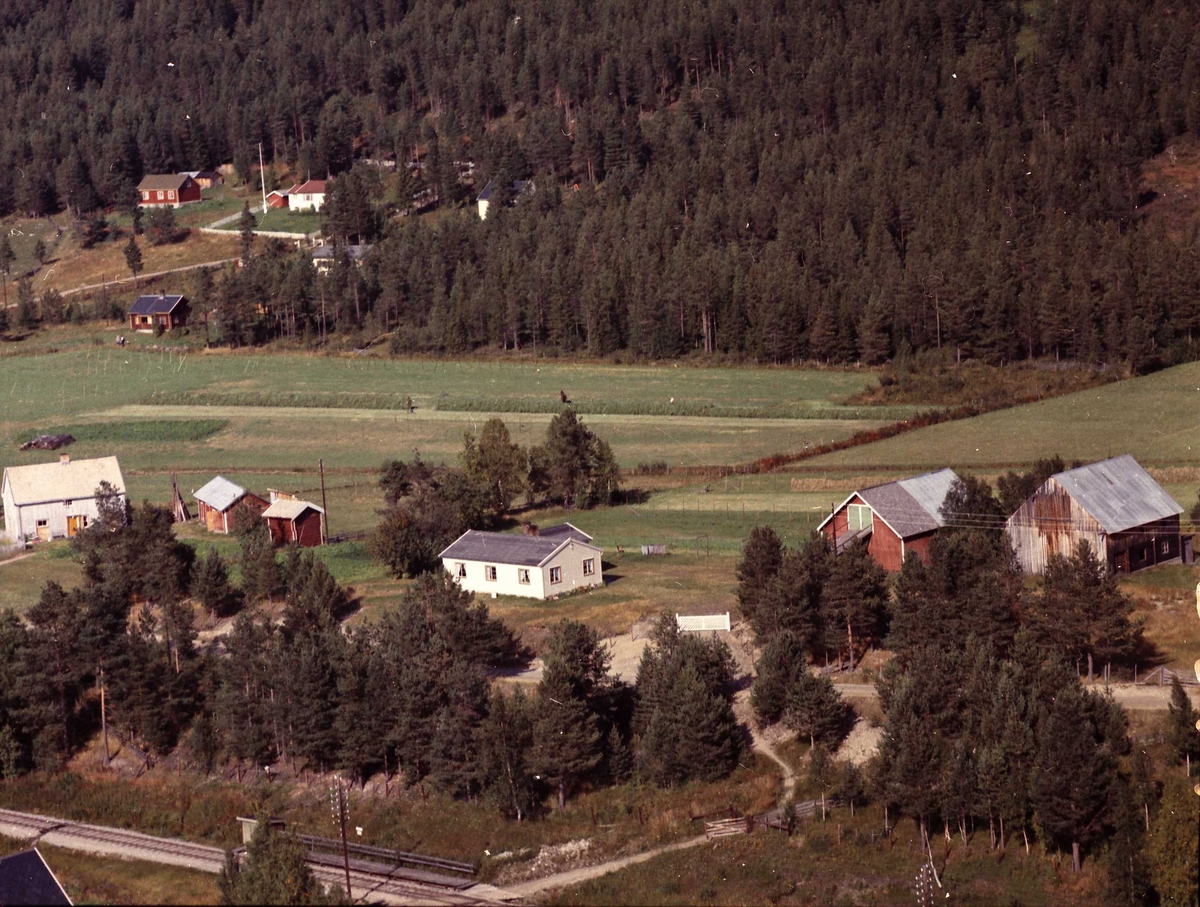 Widerøes Flyveselskap A/S, Gårdsplass.