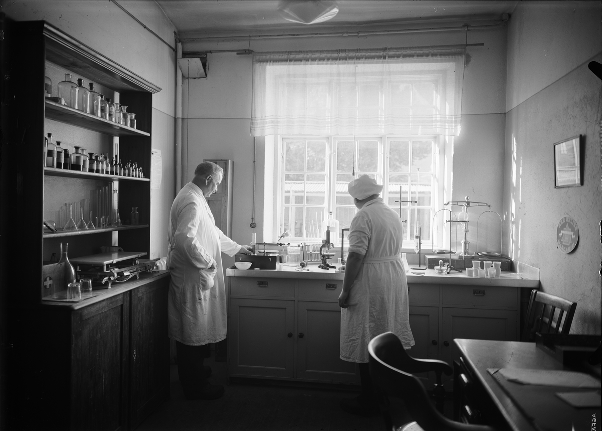 Paul Sandberg, AB Upsala Margarinfabrik, Kungsgatan 79, Uppsala, laboratorium maj 1934