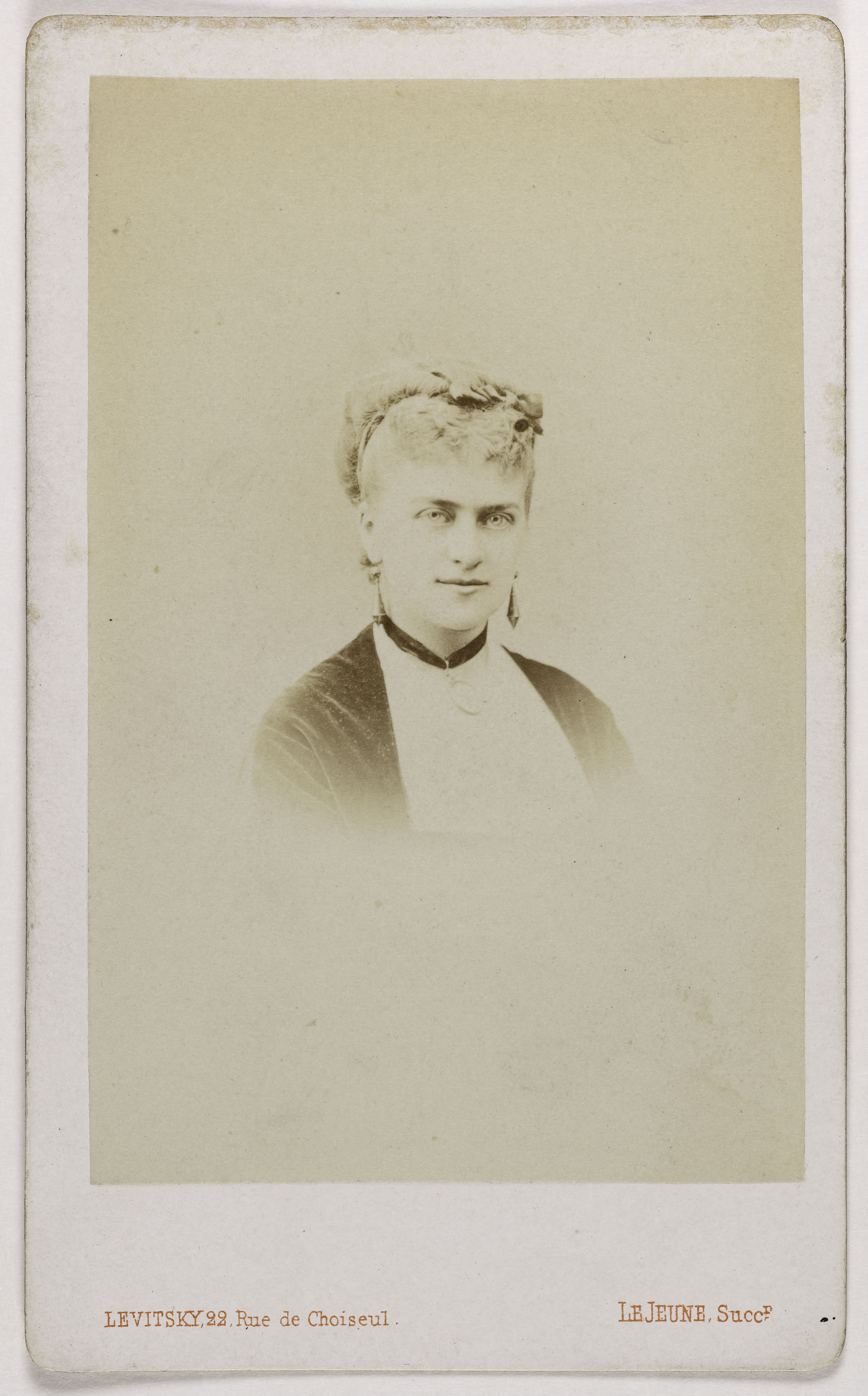 LeJeune, Portrait d'Amélie Bode (actrice)