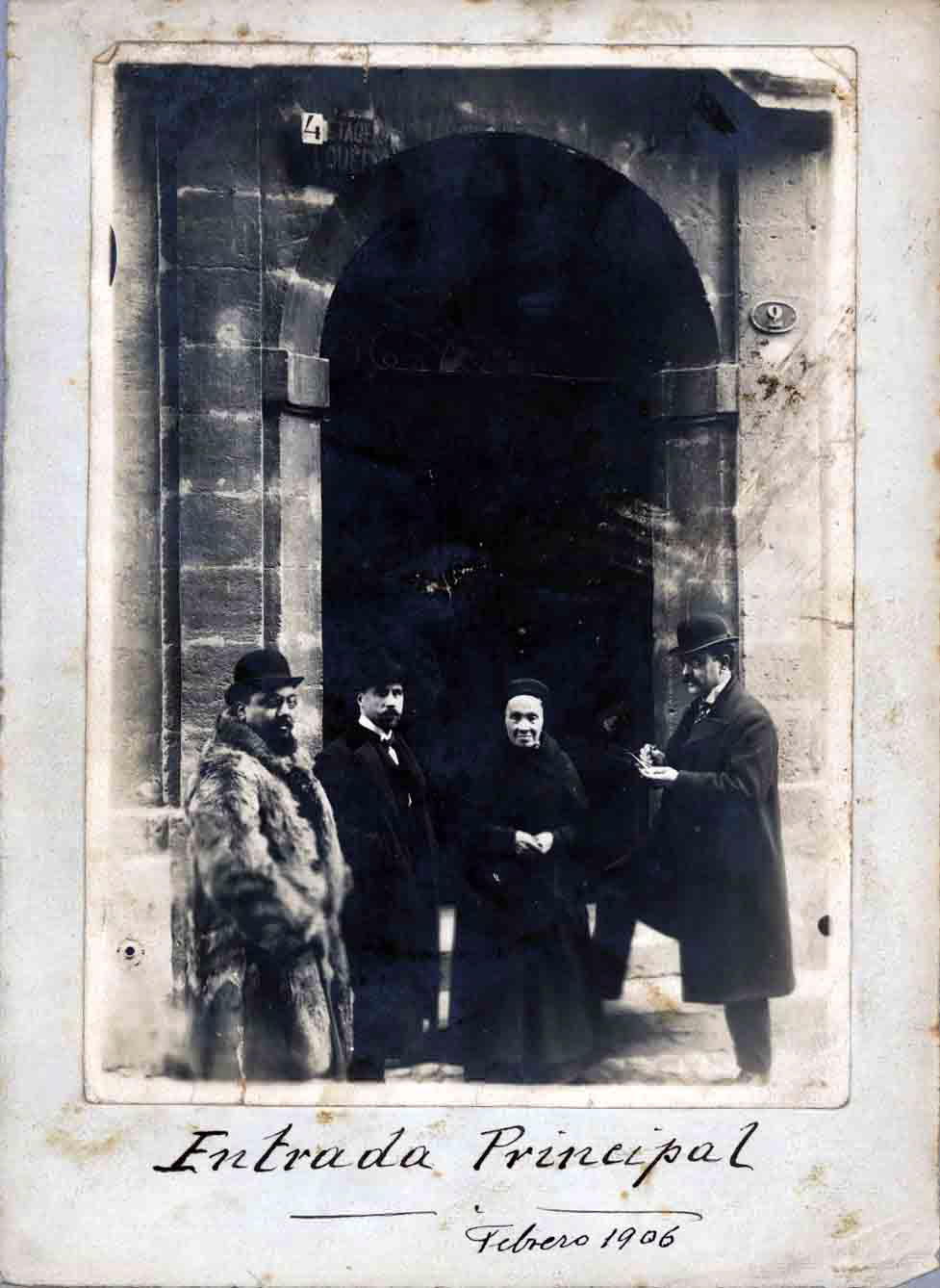 Desconegut, View of the height of the house Hotel de Gerona\ nFacade on Calle de Sant Germain\ nFacade on rue de Girone\ nEntrance Main\ nDetail corner